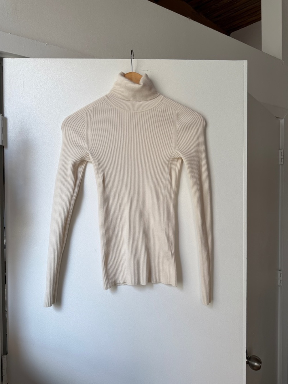 Everlane Ivory Ribbed Turtleneck 80% wool